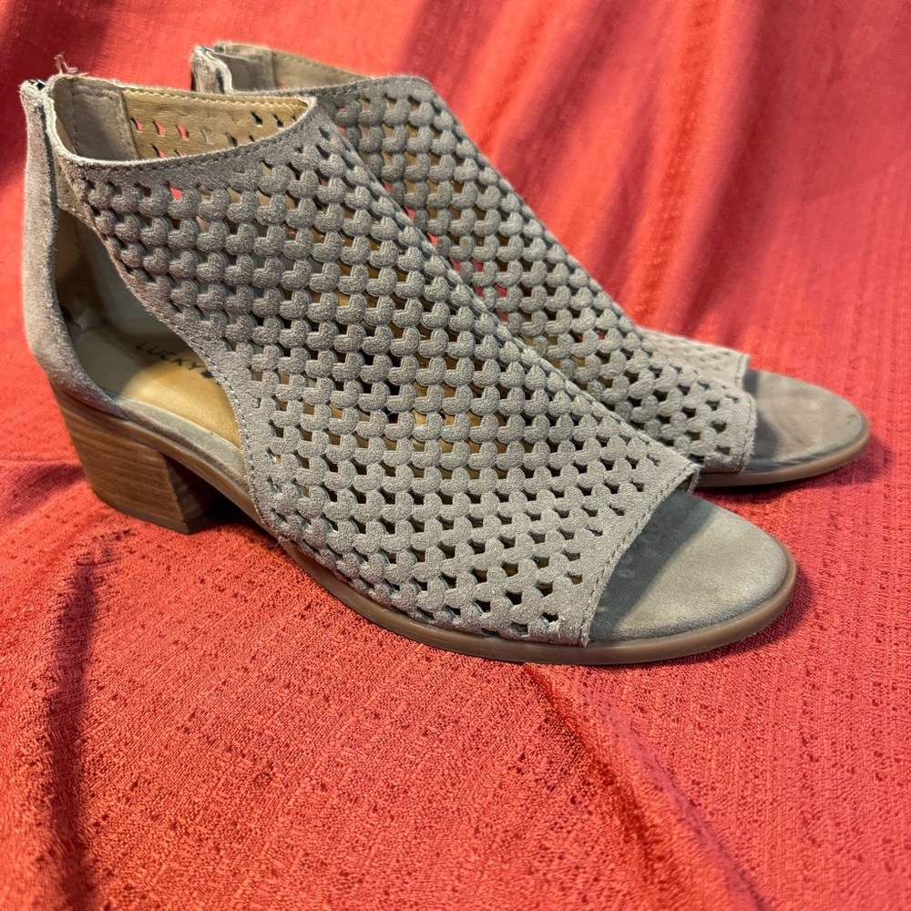 Lucky Brand Perforated Leather Tan Block Heel Ankle Booties, Women’s Size 8, EUC